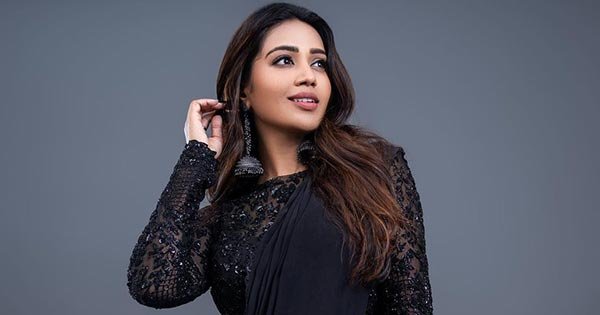 nivetha pethuraj black saree indian actress