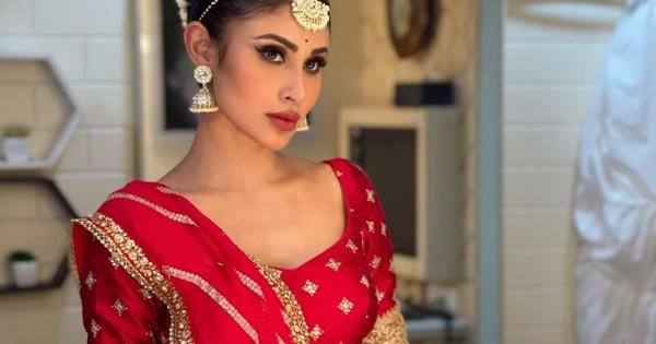 mouni roy red lehanga iffi dance performance