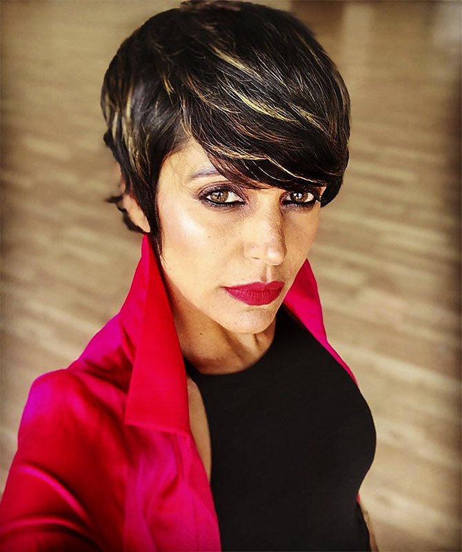 Mandira Bedi short hair bollywood actress Mandira Bedi short hair bollywood actress