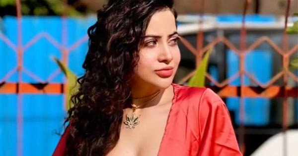 urfi javed red dress deep neckline bra