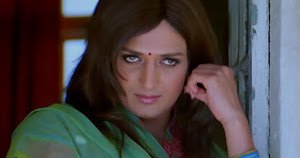 bollywood actors dressed as woman