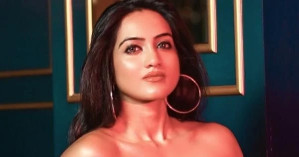 amika shail web series scenes photos