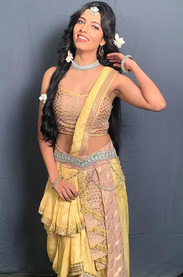 Riya Deepsi actress mombian mahabharat