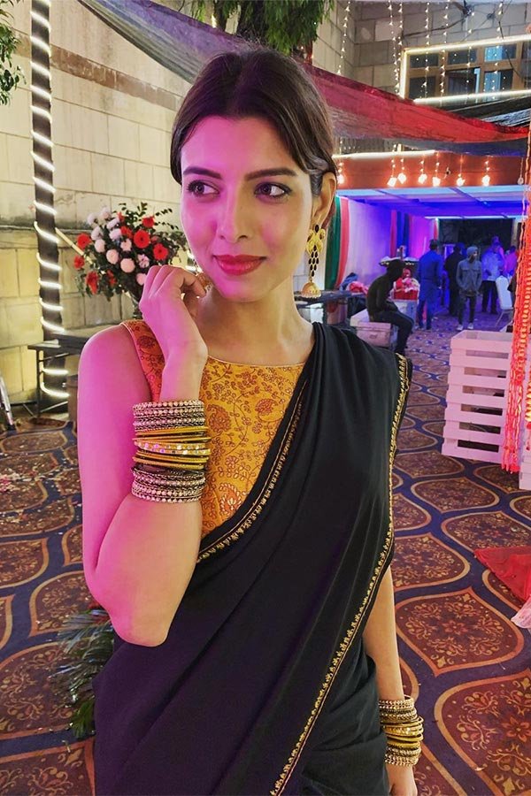 Riya Deepsi actress mombian mahabharat