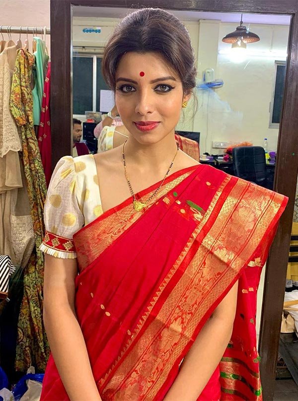 Riya Deepsi actress mombian mahabharat