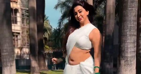esshanya maheshwari white saree dance