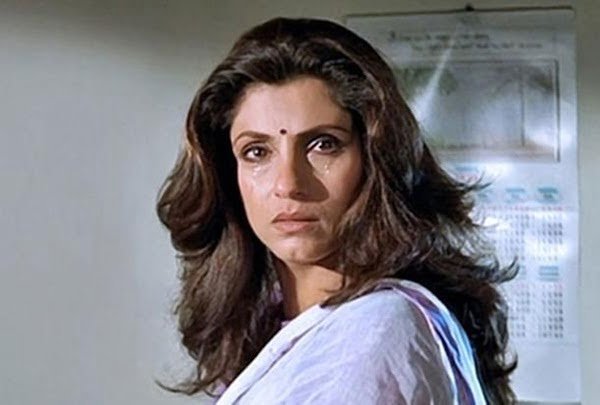 dimple kapadia krantiveer journalist role bollywood