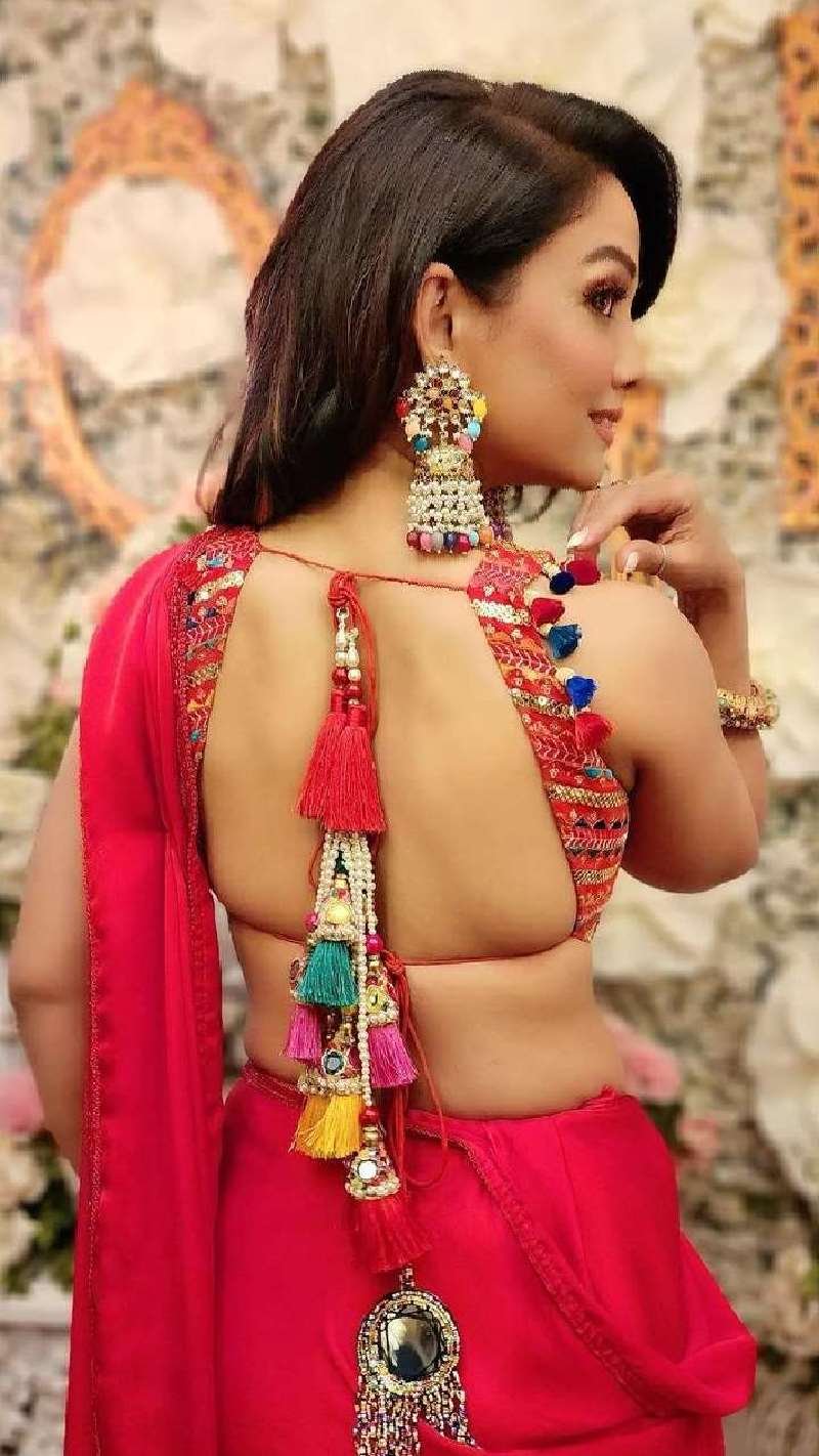 adaa khan red saree indian tv actress 13