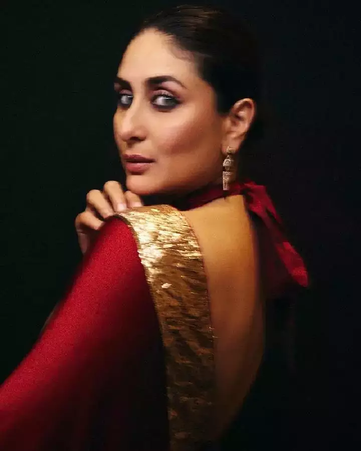 kareena kapoor red backless saree