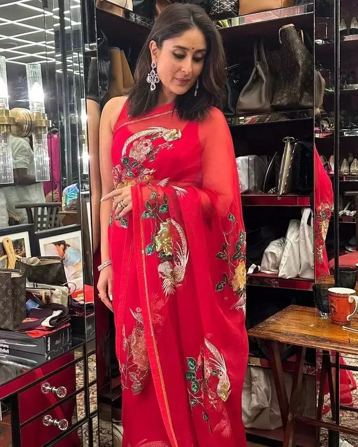 kareena kapoor red saree