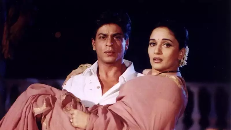 madhuri dixit shah rukh khan best chemistry (3)