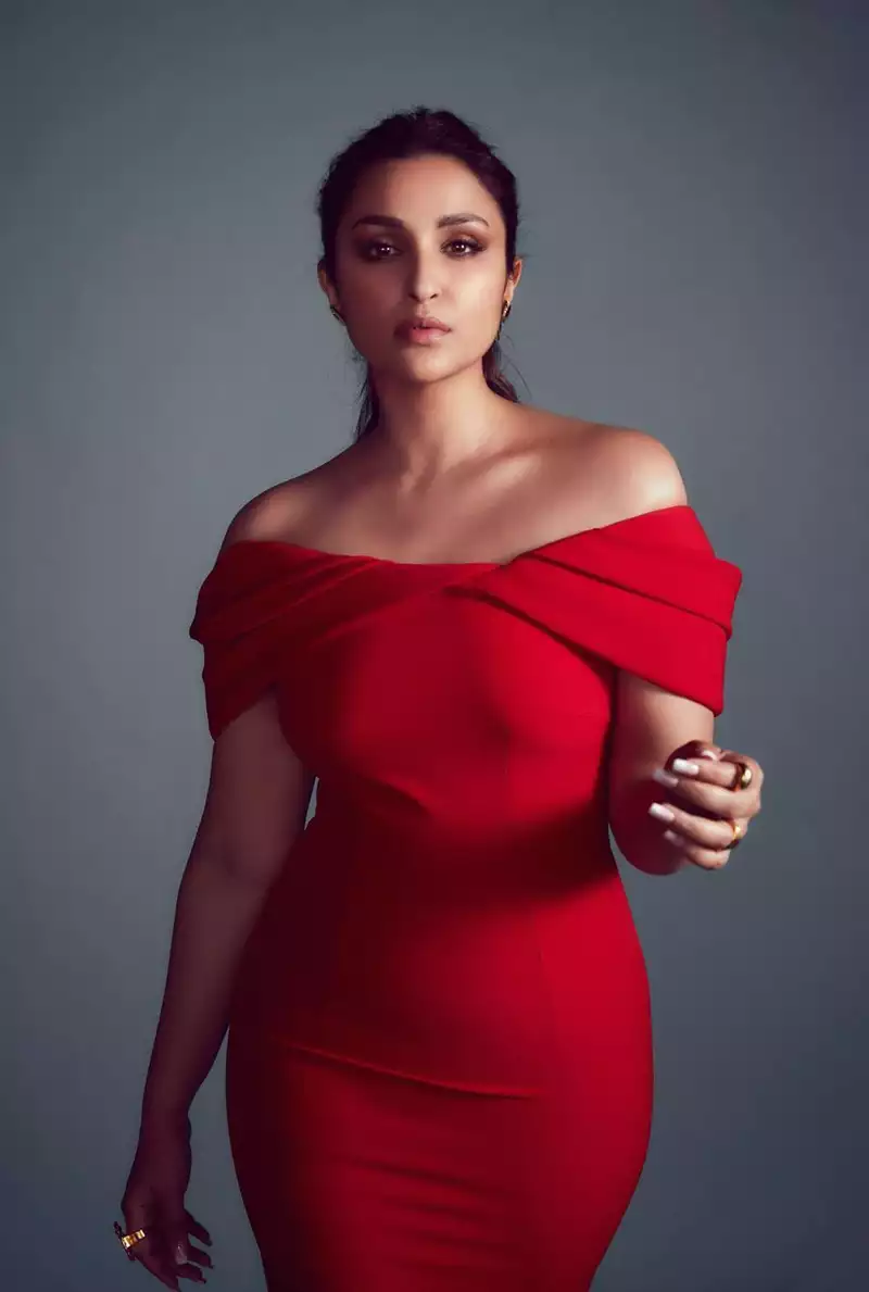 parineeti chopra bodycon dress curvy actress (2)