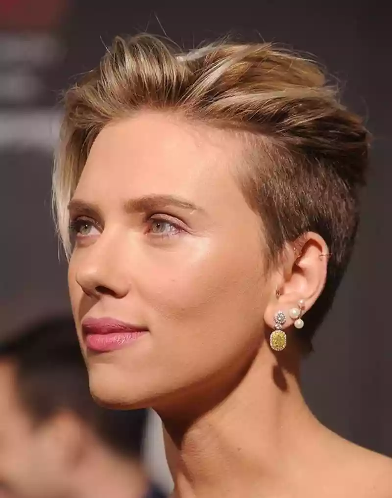 scarlett johansson short hair hollywood actress