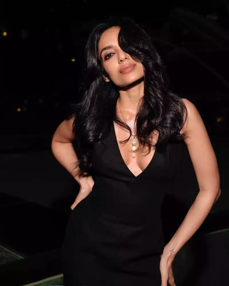 sobhita dhulipala stylish dress indian actress (5)