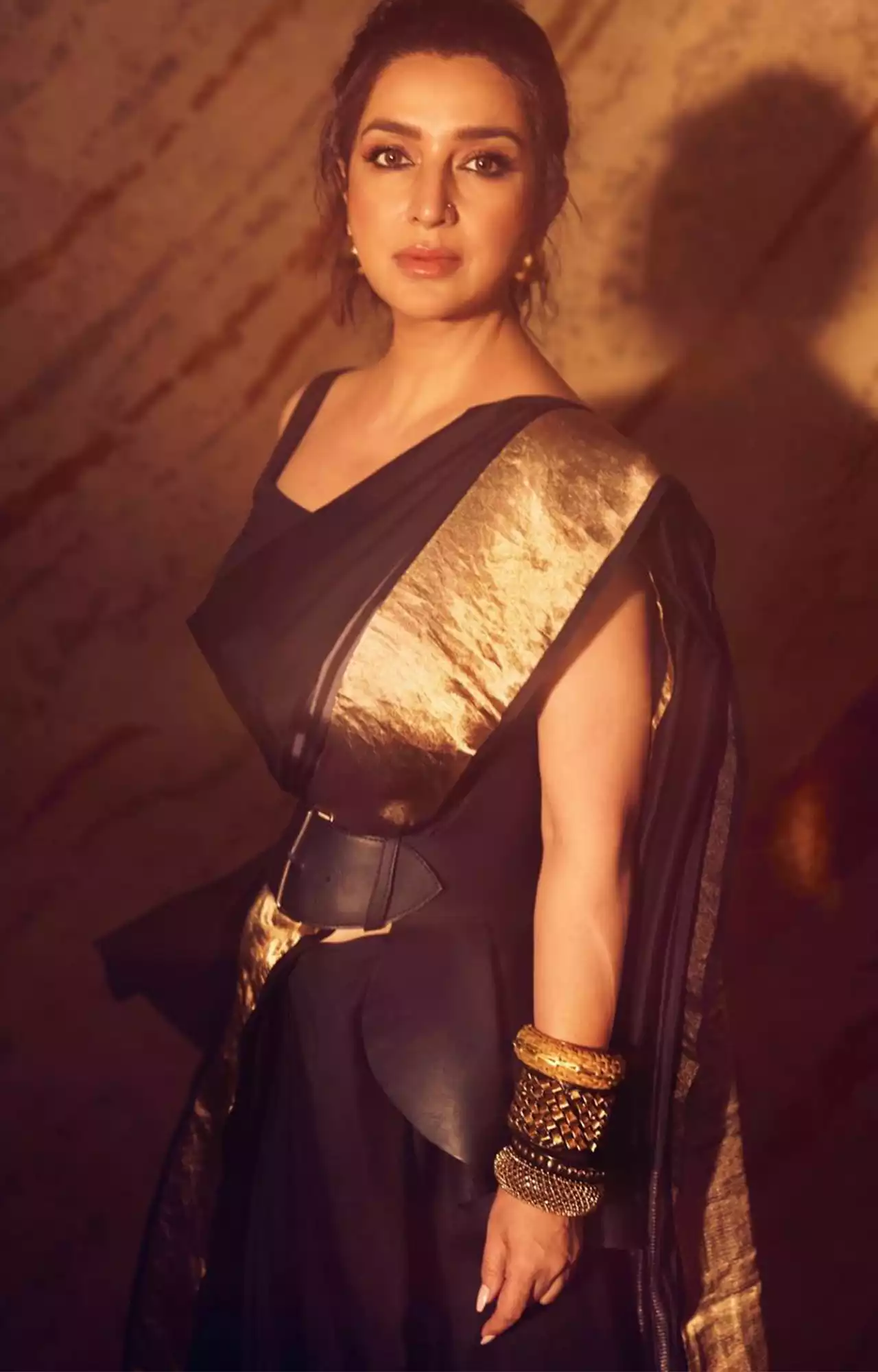 tisca chopra black saree indian actress 1