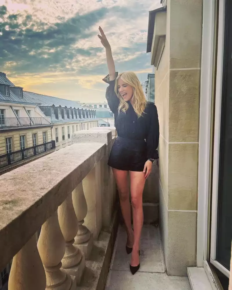 emma roberts short black outfit