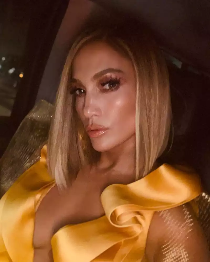 jennifer lopez selfie hollywood celebrity 9