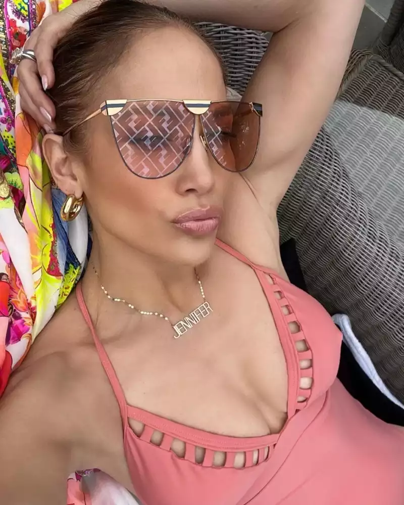 jennifer lopez selfie swimsuit bodysuit
