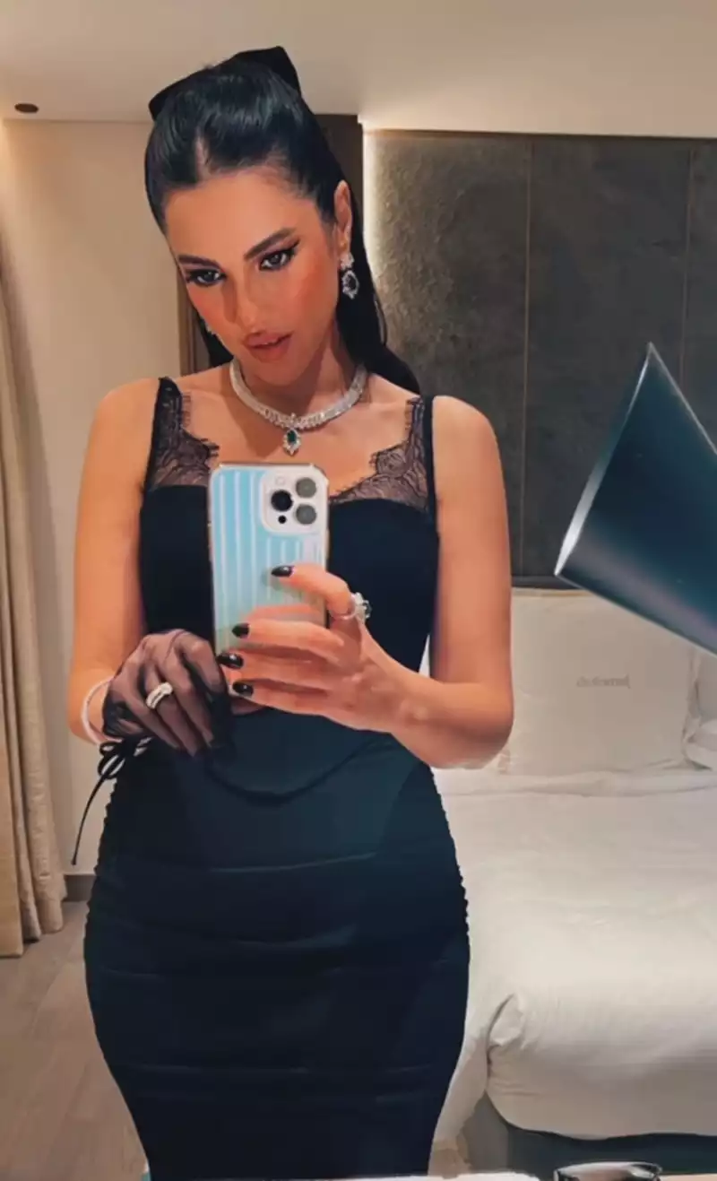 Dorra Zarrouk selfie ezyptian actress (2)