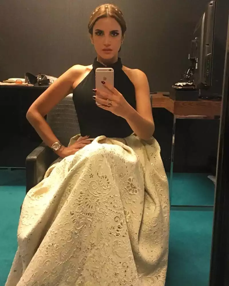 Dorra Zarrouk selfie ezyptian actress (8)