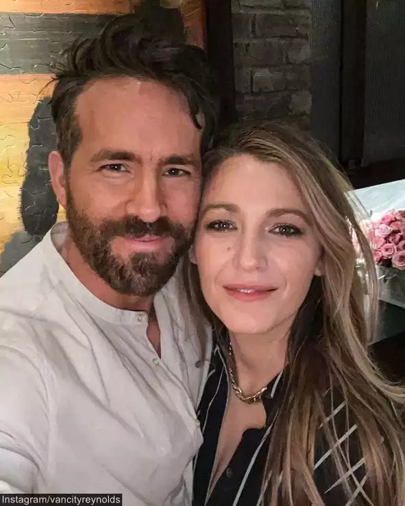 blake lively ryan reynolds selfies best celebrity couple (4)