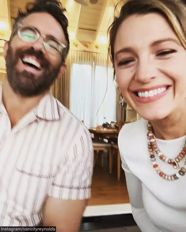 blake lively ryan reynolds selfies best celebrity couple (8)