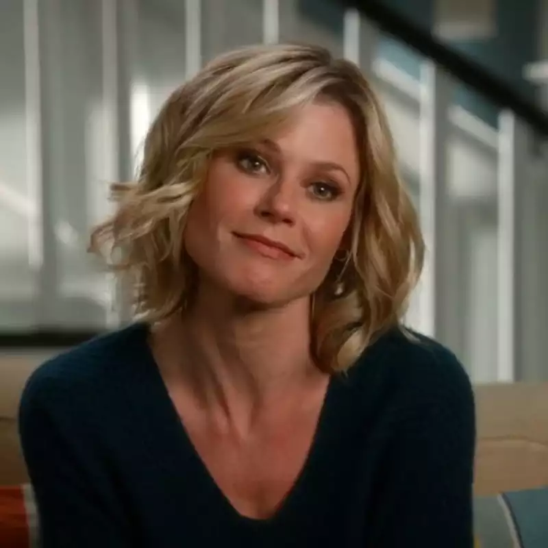 claire modern family julie bowen tv mom