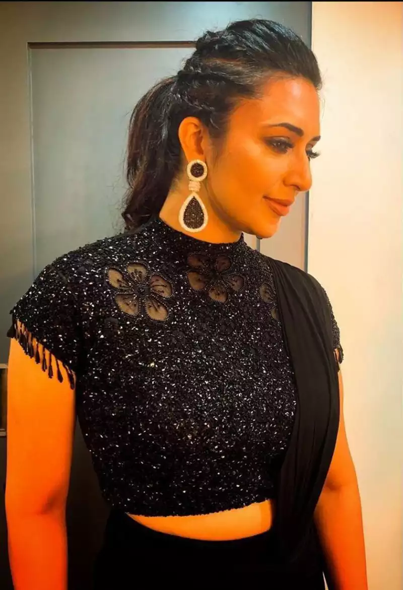 divyanka tripathi in black saree yeh hain mohabbatein 7 copy
