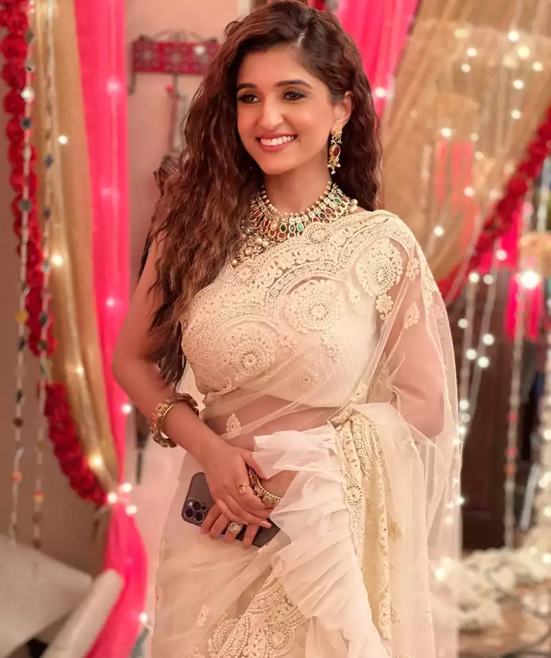 nidhi shah in saree indian tv actress 16