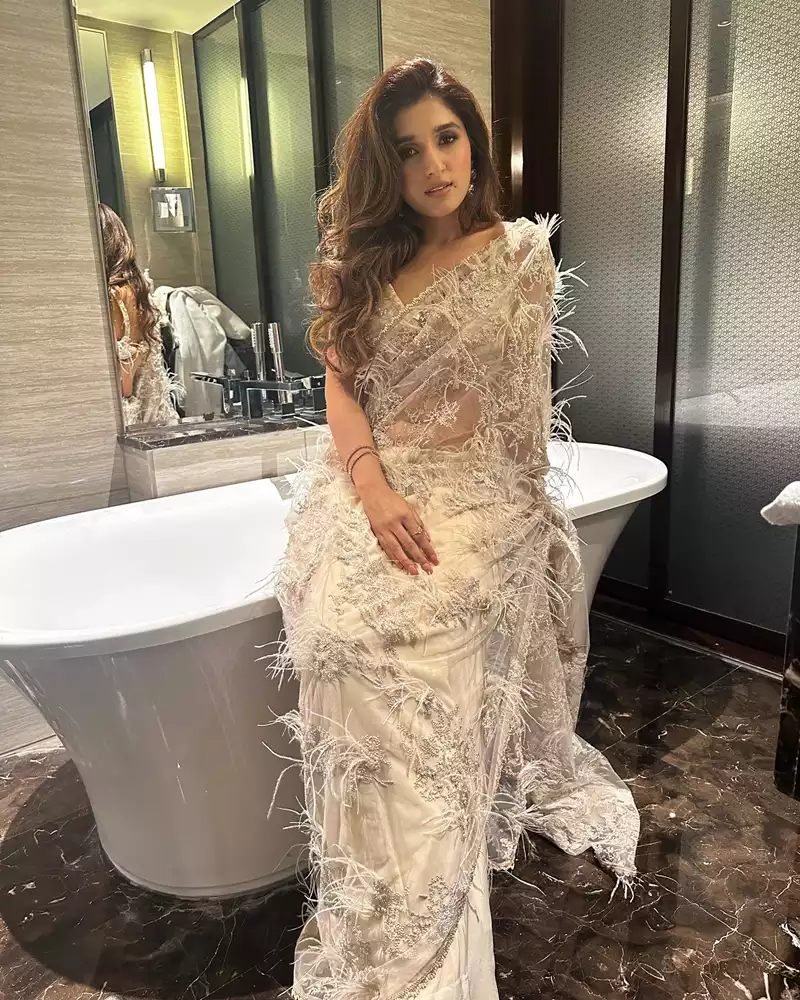 nidhi shah in saree indian tv actress 8