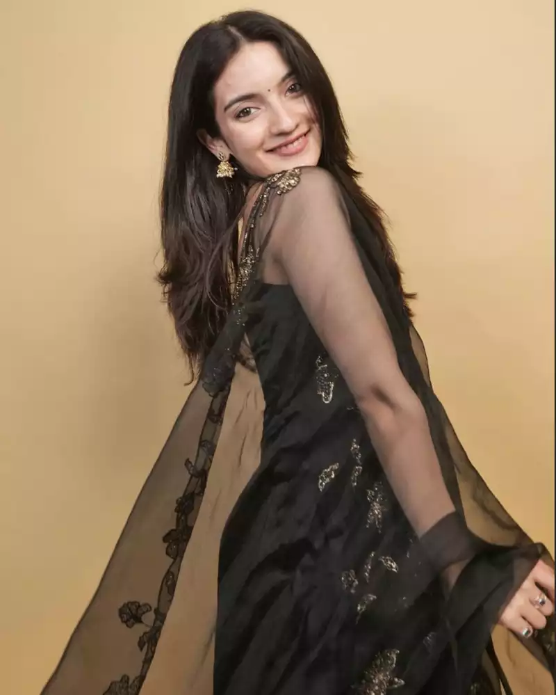 pratibha ranta saree heeramandi actress (5)