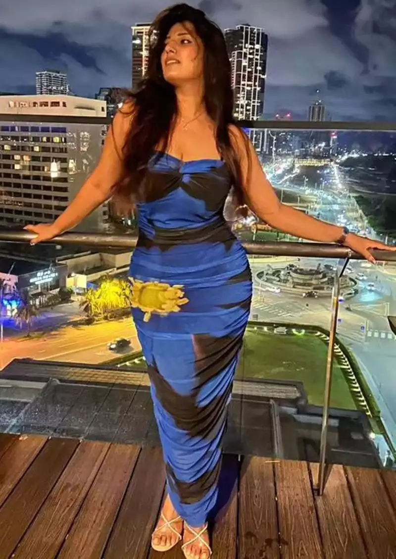 rasha kirmani bodycon dress curvy actress1