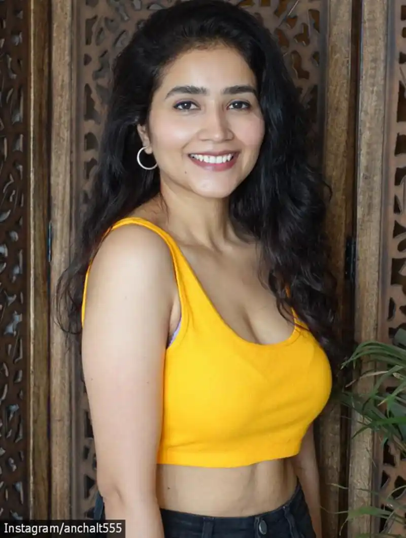 anchal tiwari panchayat actress raveena 25
