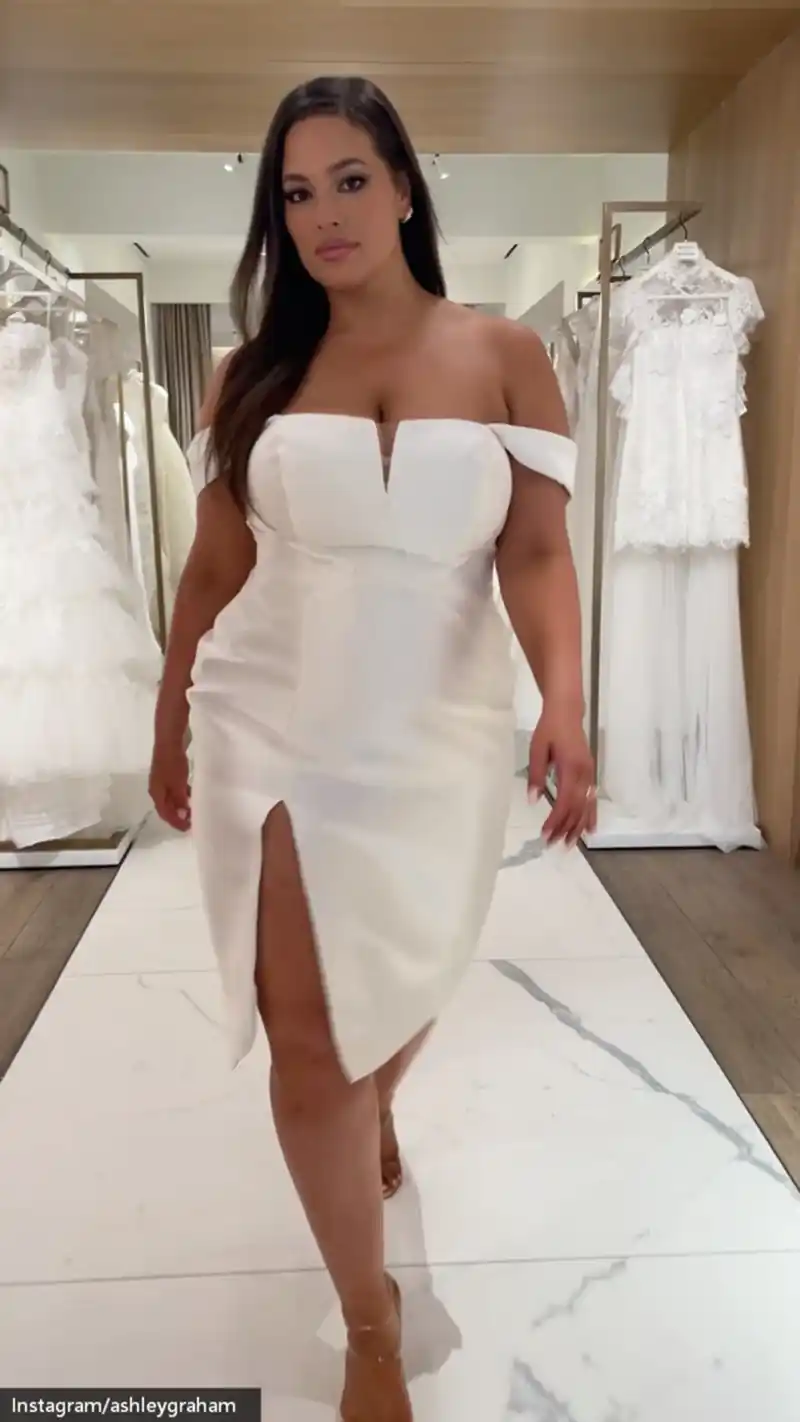 ashley graham white off shoulder dress plus size model curvy (10)