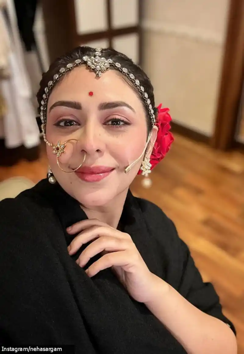 neha sargam selfie mirzapur actress saloni 11