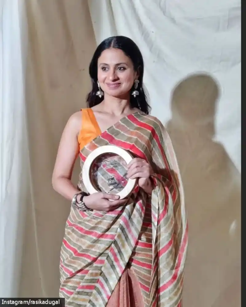 rasika dugal saree mirzapur actress beena 12