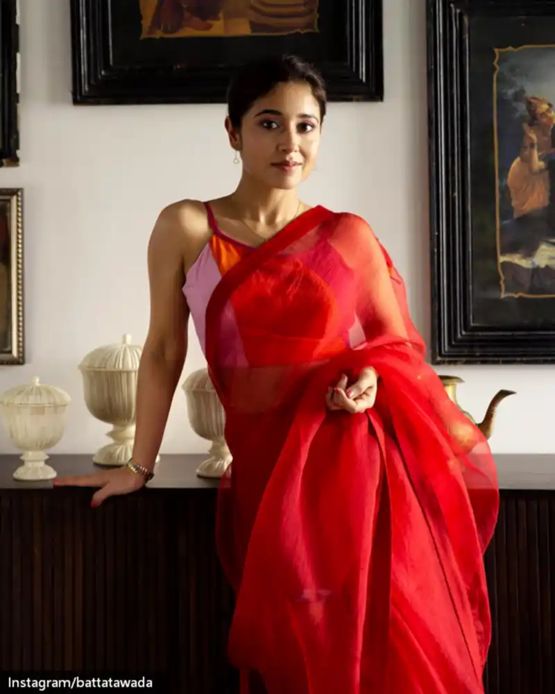 shweta tripathi saree mirzapur actress 6