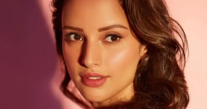 tripti dimri 4k wallpaper 3