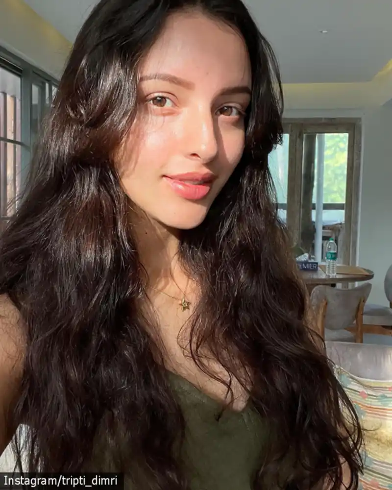 tripti dimri selfie indian actress 8